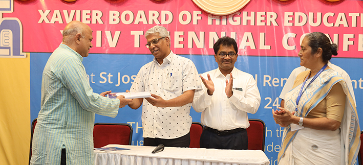 Triennial 2022 at Goa -  Handing Over of the Participation Certificates to Regional Presidents