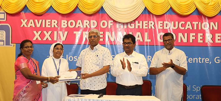 Triennial 2022 at Goa - Handing Over of the Participation Certificates to Regional Presidents